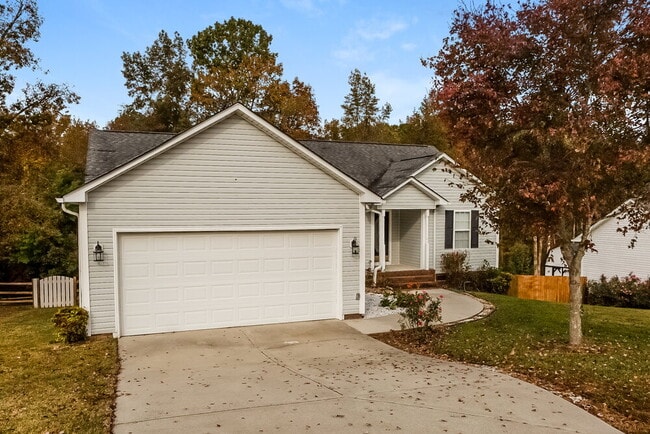 Photo - 1641 Red Bird Cir SE