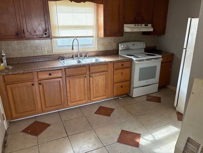 Photo - 418 Brewer St Unit B