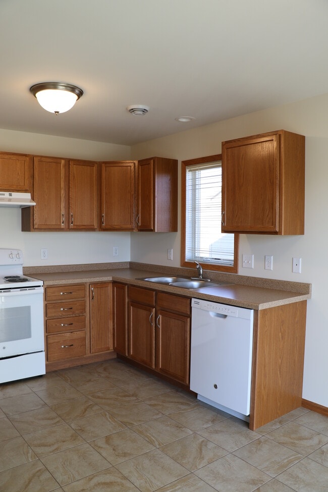 Kitchen - 101 Eagle Path Unit 1