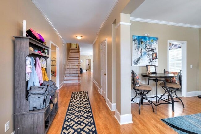 Photo - 3200 Mayflower Ln