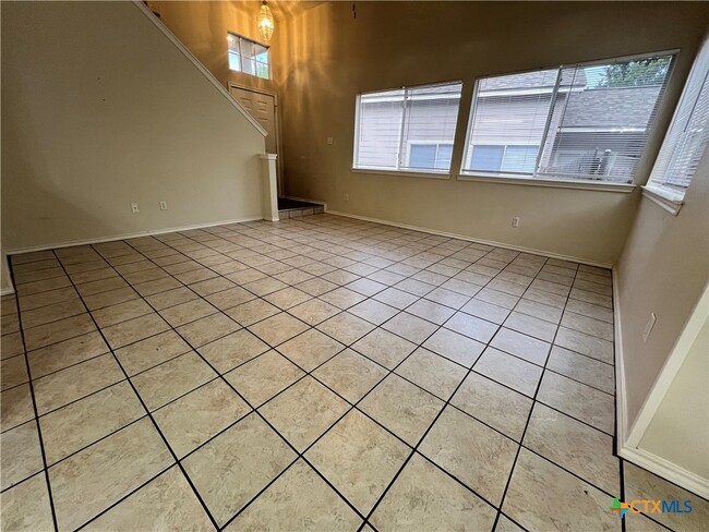 Photo - 809 Sagewood Trail