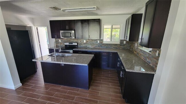 Photo - 510 N 69th Ave