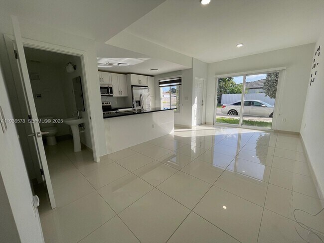 Photo - 25869 SW 139th Ct