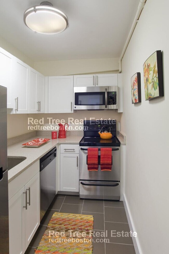 Photo - 1400 Beacon St Unit 3