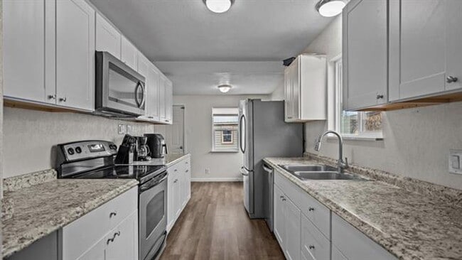 Photo - 334 Belford Ave Unit Main House