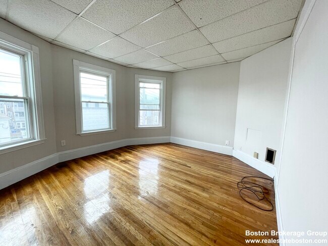 26-28-28 Harbor View St