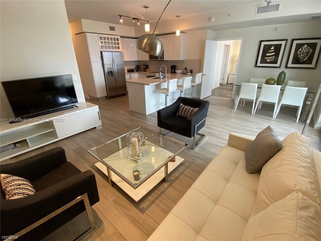 2 br, 2 bath Condo - 999 SW 1st Ave Apt 1802 - 2 br, 2 bath Condo - 999 SW 1st Ave Apt 1802 Unidad Apt 1802