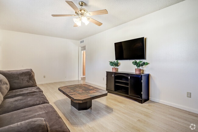 Building Photo - 1001 Alcazar St NE Rental