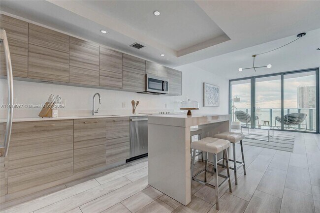 Building Photo - 121 NE 34th St Unit 2905