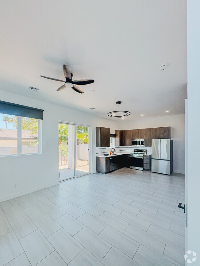 Building Photo - 3107 N 39th St Rental