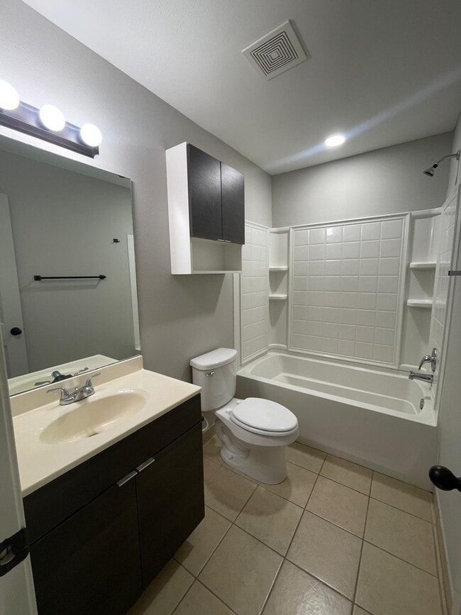 406 E 3rd St Unit 40