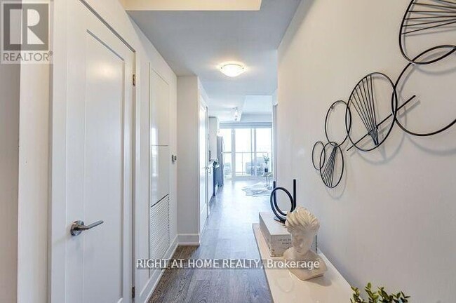 Photo - 2550 Simcoe St N Unit 1207