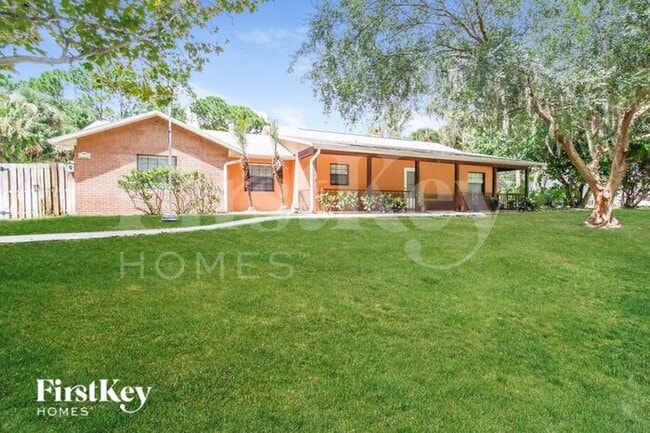 Photo - 1245 Gerry Rd SW