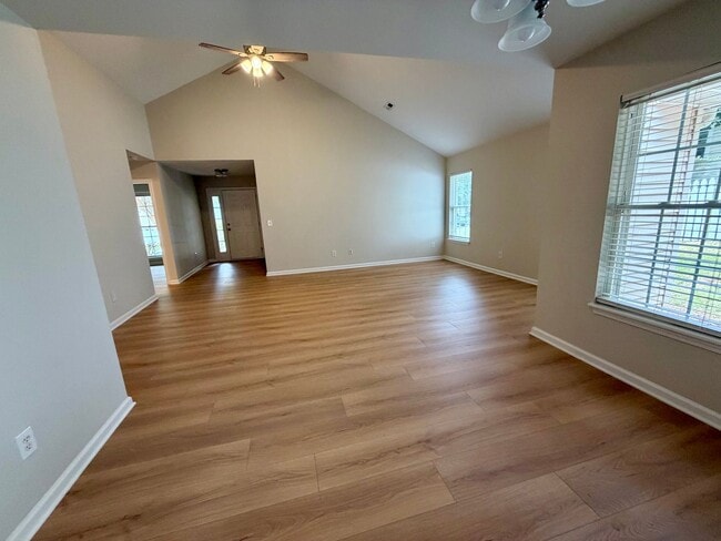 121 Grand Oak Cir