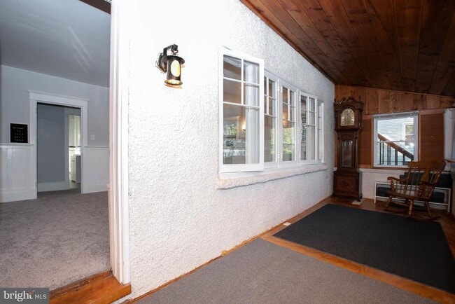 Photo - 20 E Merchant St Unidad B