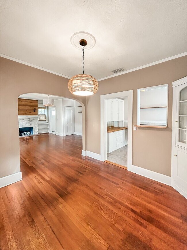 Photo - Lovely Home for Rent with Fireplace & Fully Fenced Yard– 2Bed | 2Bath