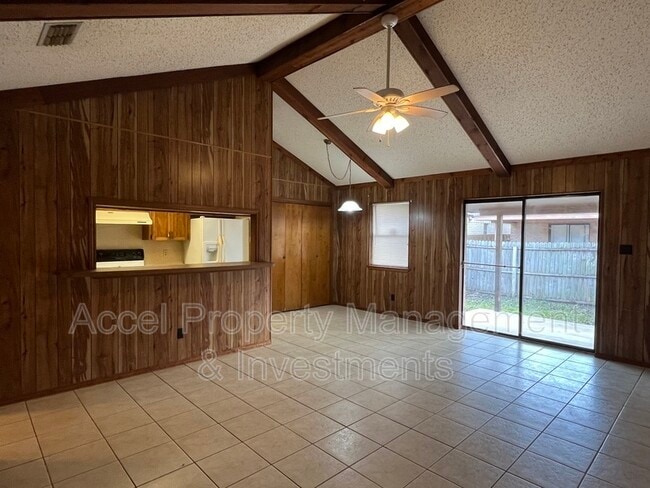 Photo - 2004 Lambeth Way