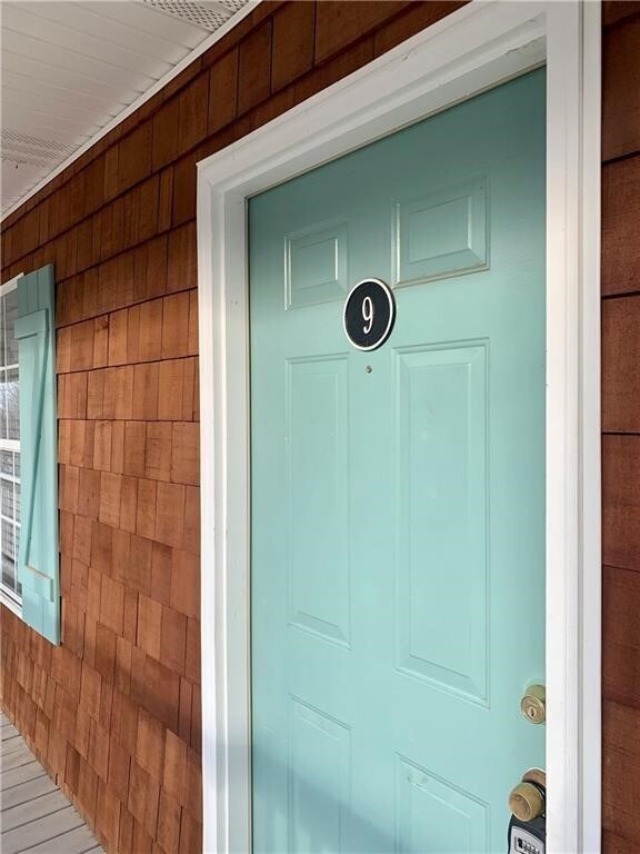 Building Photo - 944 N Storer Ave Unit 9