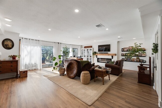 Photo - 2216 W Lotus Ave