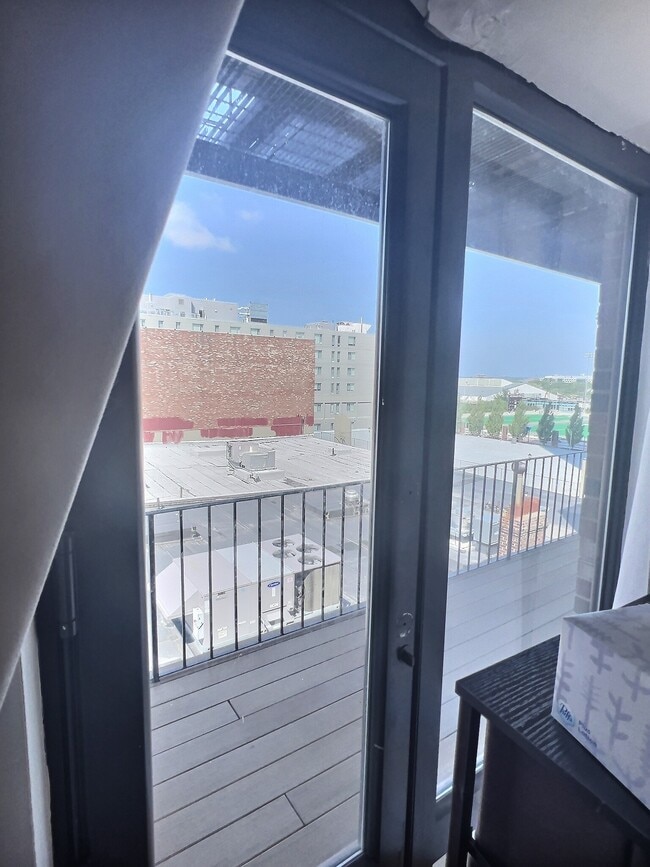 Photo - 1027 Commonwealth Ave