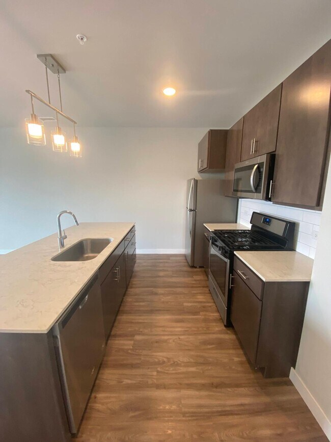 Kitchen - 2535 Watermark Ter Unit 204