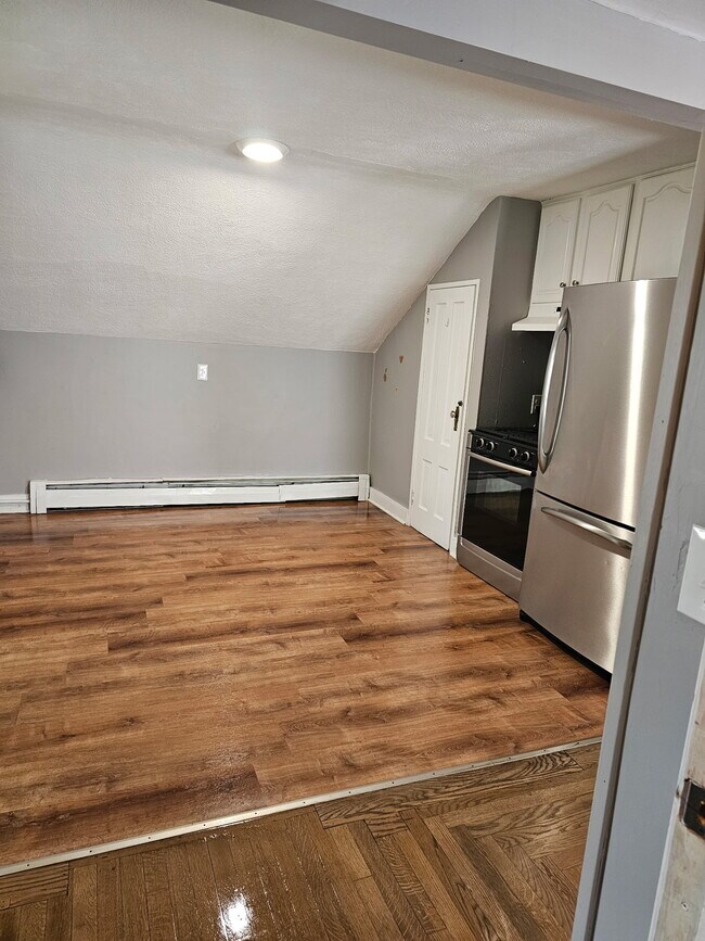 Photo - 78 6th St