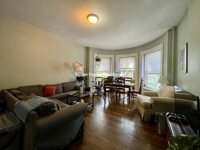 Building Photo - 43 Carlton St Unit 3 Rental