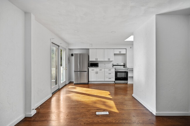 Photo - 61 Wordsworth St Unit 2