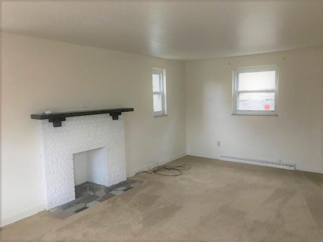 Photo - Woodstock Ave 2673