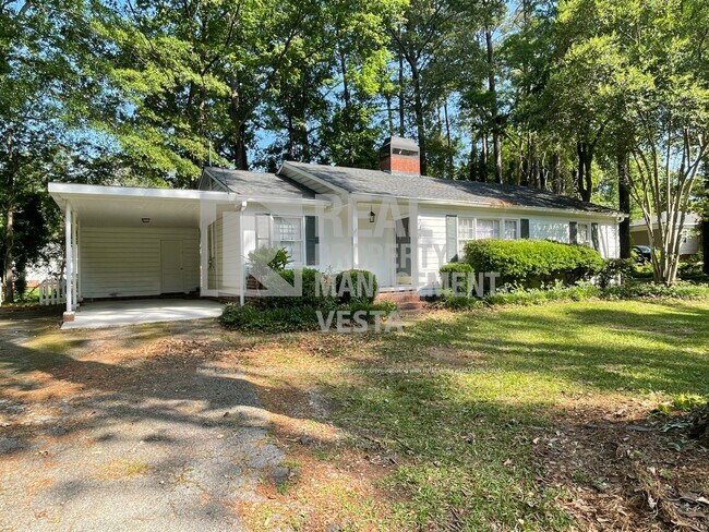 Stunning Three Bedroom Home in North Macon... - Stunning Three Bedroom Home in North Macon...