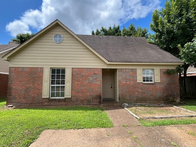 Building Photo - Renovated 4 Bedroom 2 Bath Home for Rent!