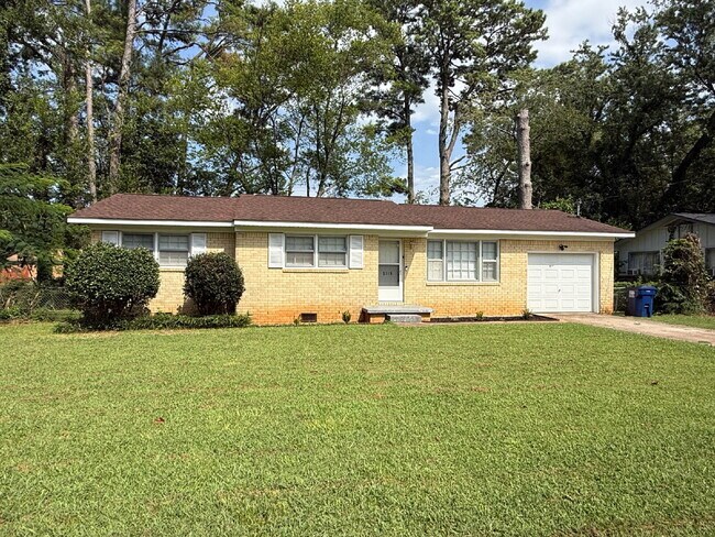 Photo - "Charming 3-Bed Home with Beautiful Hardwood Floors on Euclid Road!"