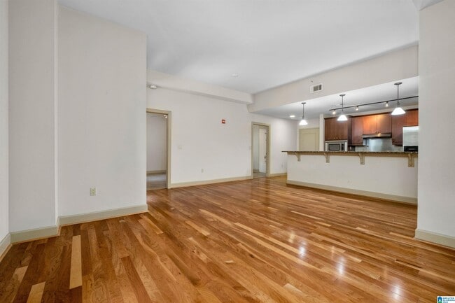 Photo - 1040 Broadway St Unidad 306