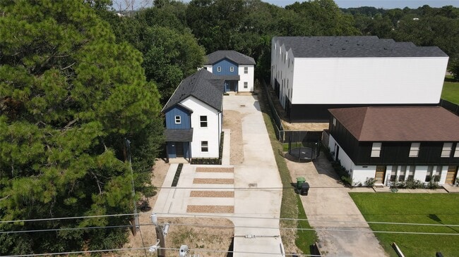 Building Photo - 9439 Radio Rd Rental