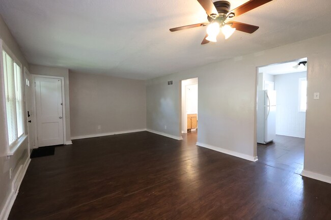 Photo - 4 Bed 2 FULL Bath in Ferguson