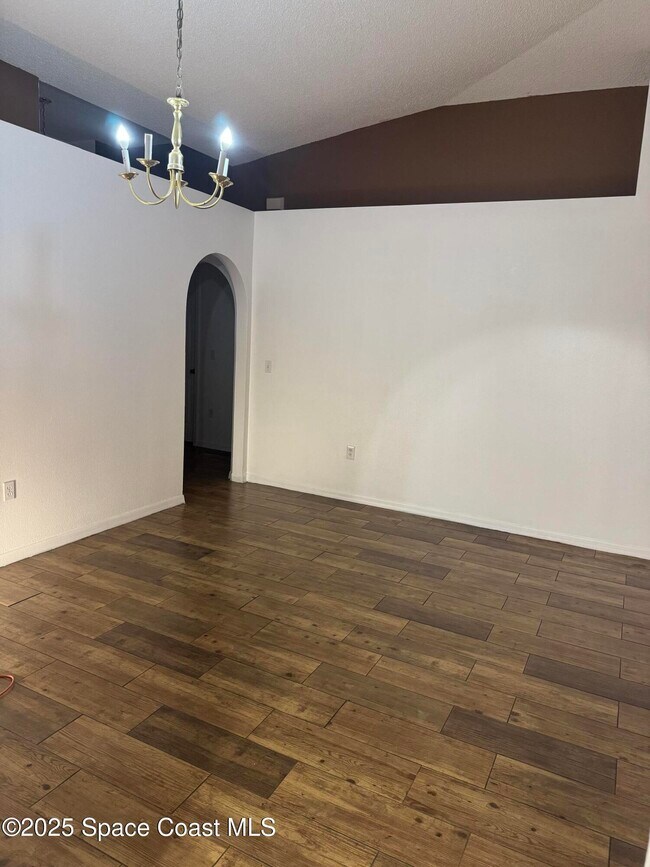 Photo - 1179 White Oak Cir