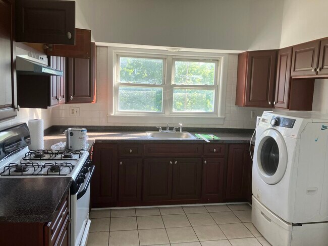 57 Silver St Unit 2