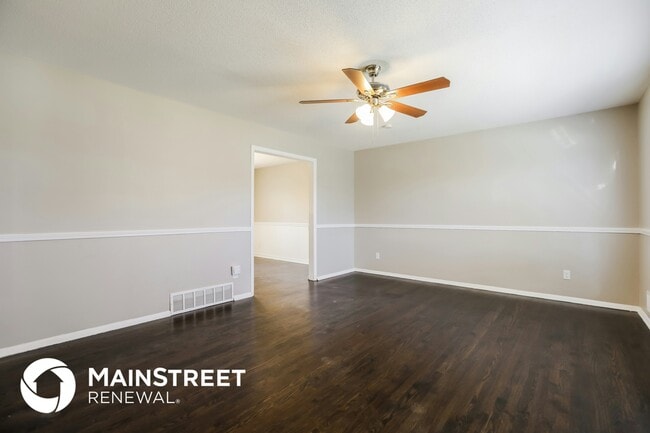 Photo - 2900 S Linwood Ave