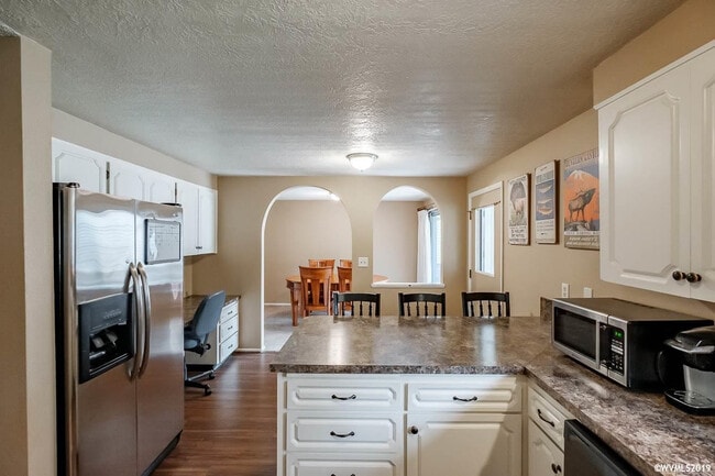 Photo - Spacious 4-Bedroom Home in Prime Corvallis Location!