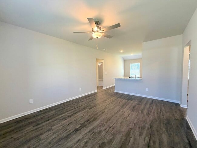 Photo - 107 Olde Hearth Rd