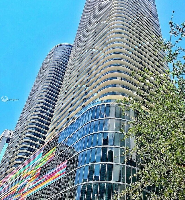45 SW 9th St