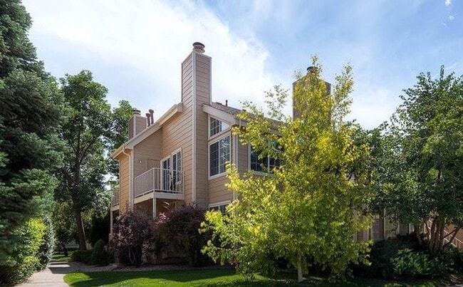 Building Photo - 6054 Gunbarrel Ave Unit D