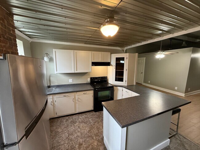 Photo - 110 E Main St Unit Apt 6