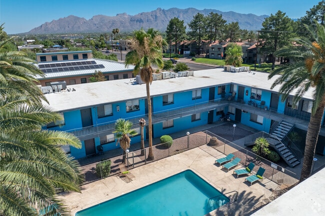 Piscina - Malibu Apartments