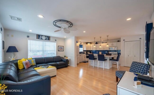 Photo - 136 Joseph St