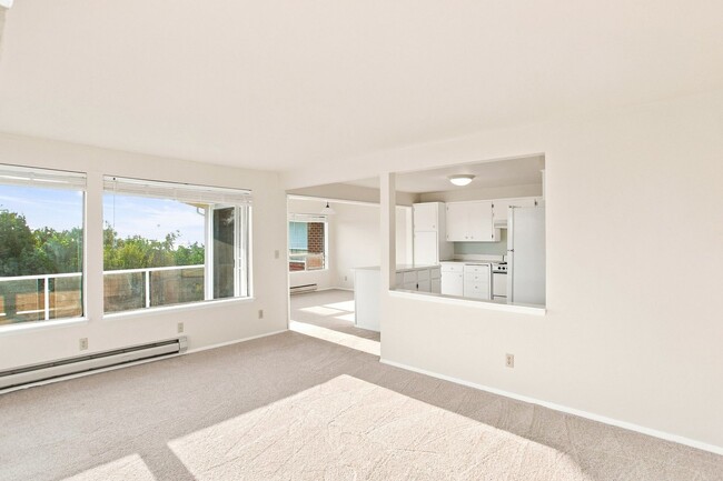 6803-6805 E Side Dr NE