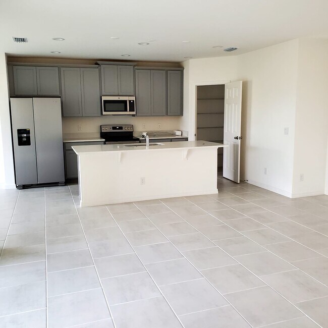 Photo - 3649 Yarian Dr