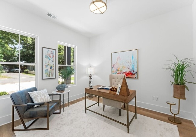 Photo - 2008 St John St