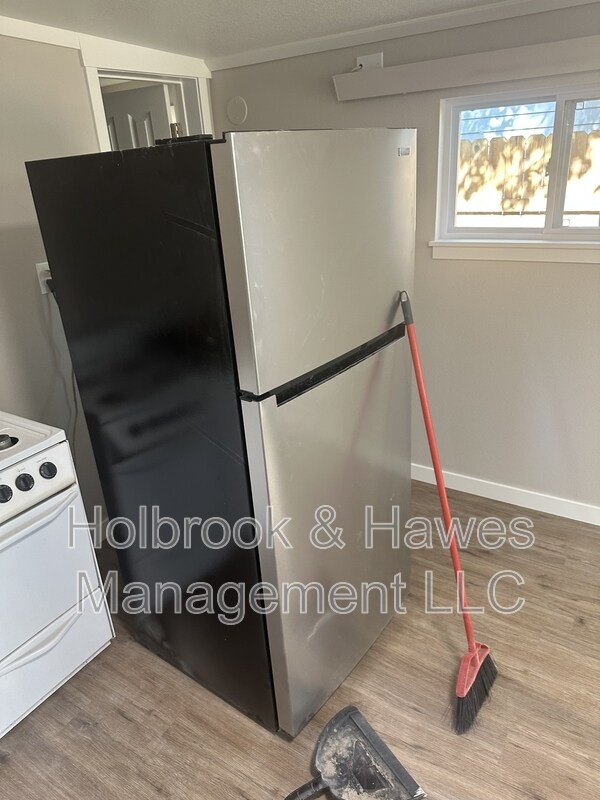 Photo - 323 1/2 Scott Avenue