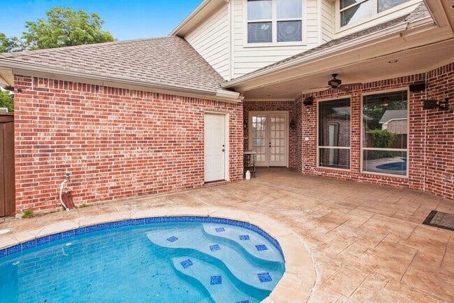 Photo - 8100 Rosemont Dr